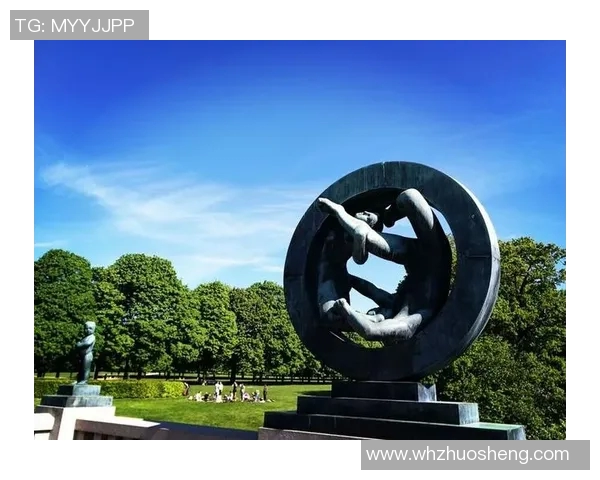 以足球球星小雕像展现绿茵激情与独特艺术魅力 以足球球星小雕像展现绿茵激情与独特艺术魅力