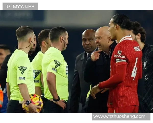 当红足球球星怒失冷静赛场冲突升级最终被红牌驱逐 当红足球球星怒失冷静赛场冲突升级最终被红牌驱逐